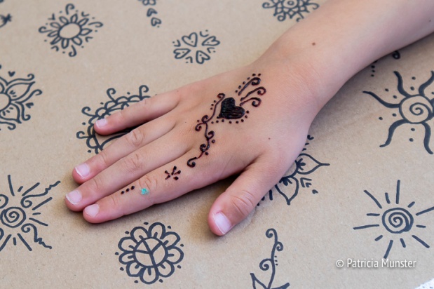 Sabine zette henna tattoos